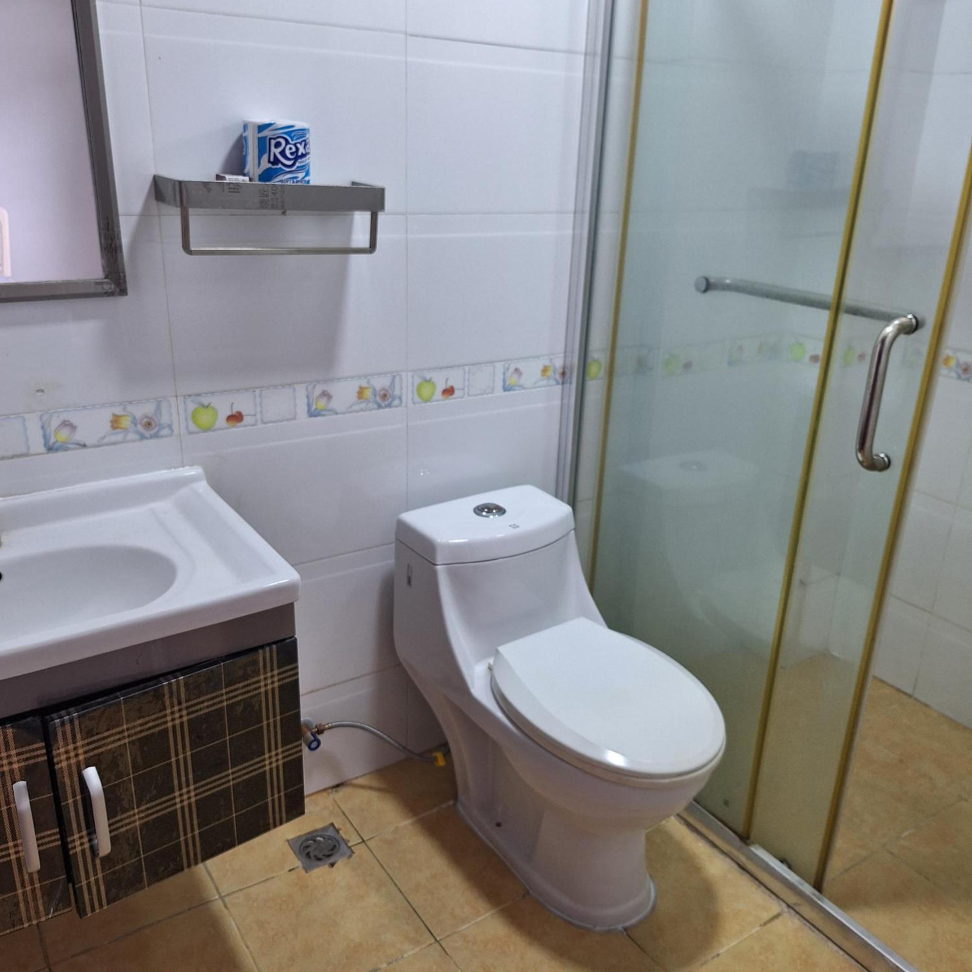 Modest R&r H Homestay *
